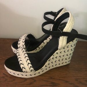 Cute wedge heel brand new without tags